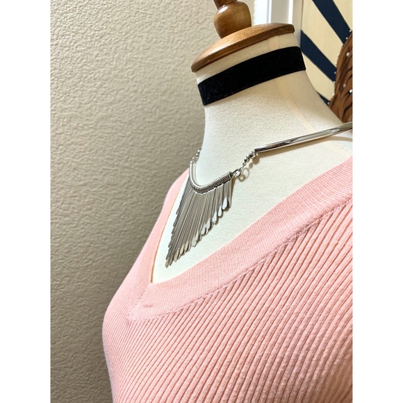 π Stylish modern necklace - Picture 3 of 5